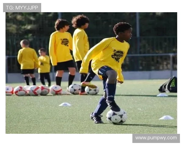 短发足球球星的速度力量与激情演绎绿茵场上非凡风采